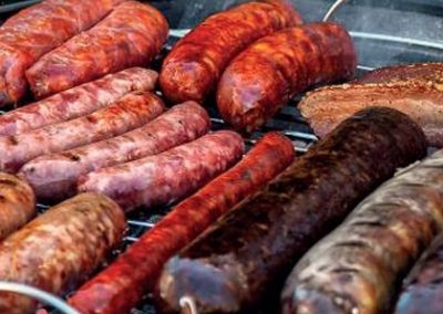 barbacoa en humor amarillo